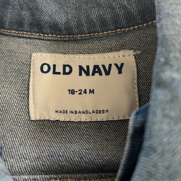 Perfect condition Old Navy Jean jacket size 18-24 months - Picture 2 of 3